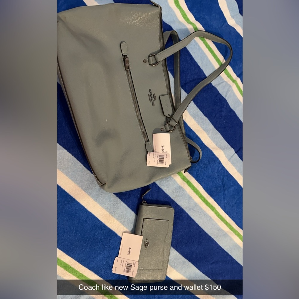 Coach Sage like new purse and wallet
